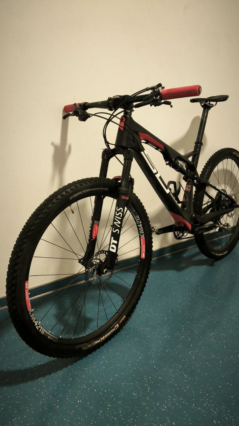 Karbonový full Superior XF 29, XT 1×12, vel. L