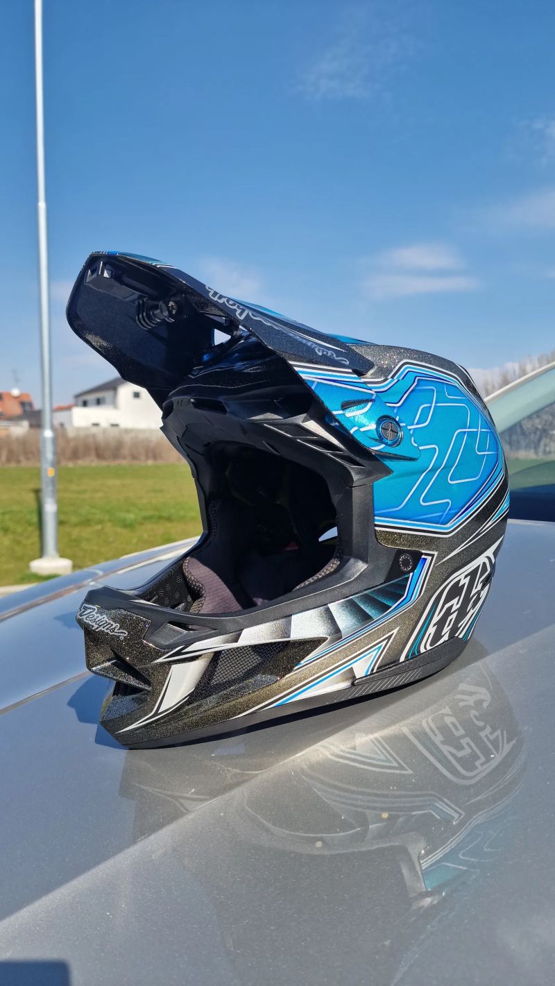 Troy Lee Designs D4 - L 