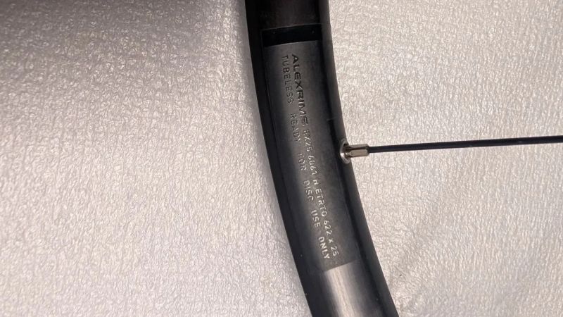 CUBE GR 2.5 Disc – sada kol 700c s dynamo nábojem (z Cube Nuroad Pro FE 2025)