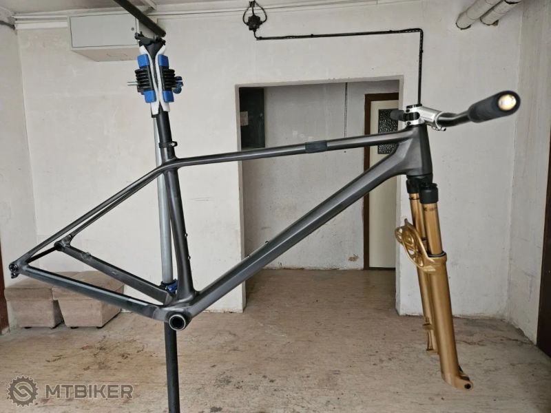 CARBONTEAM (Bike Ahead Composites) ramova sada