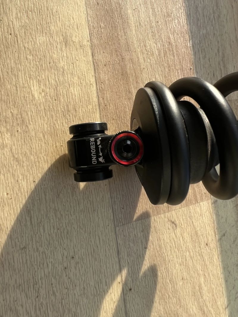 Rock Shox Super Deluxe coil