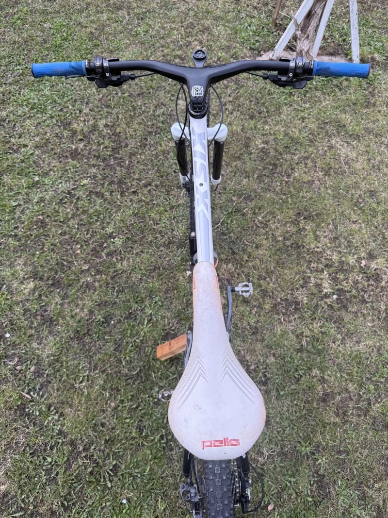 Karbon Pells X6 s karbonovou vidlicí