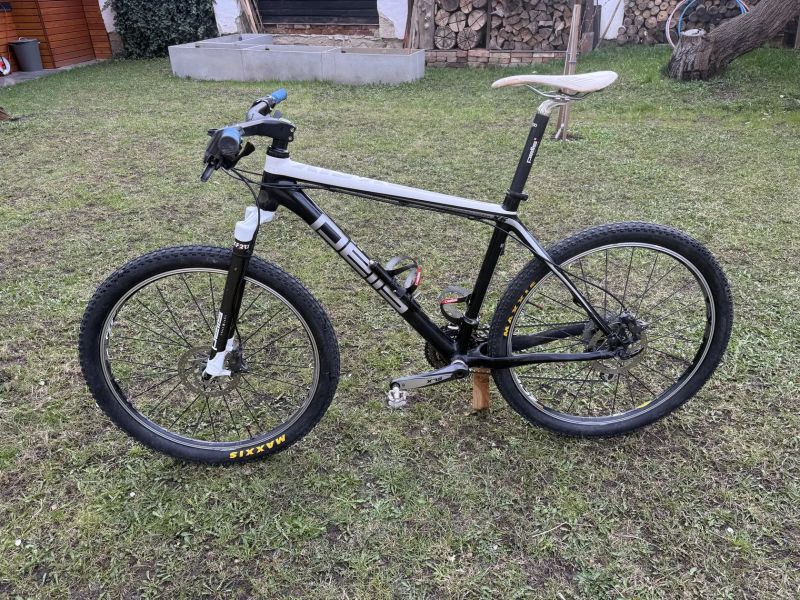 Karbon Pells X6 s karbonovou vidlicí