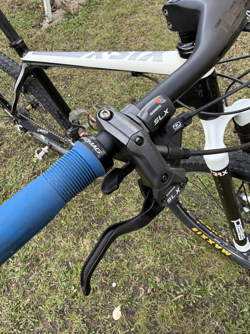 Karbon Pells X6 s karbonovou vidlicí