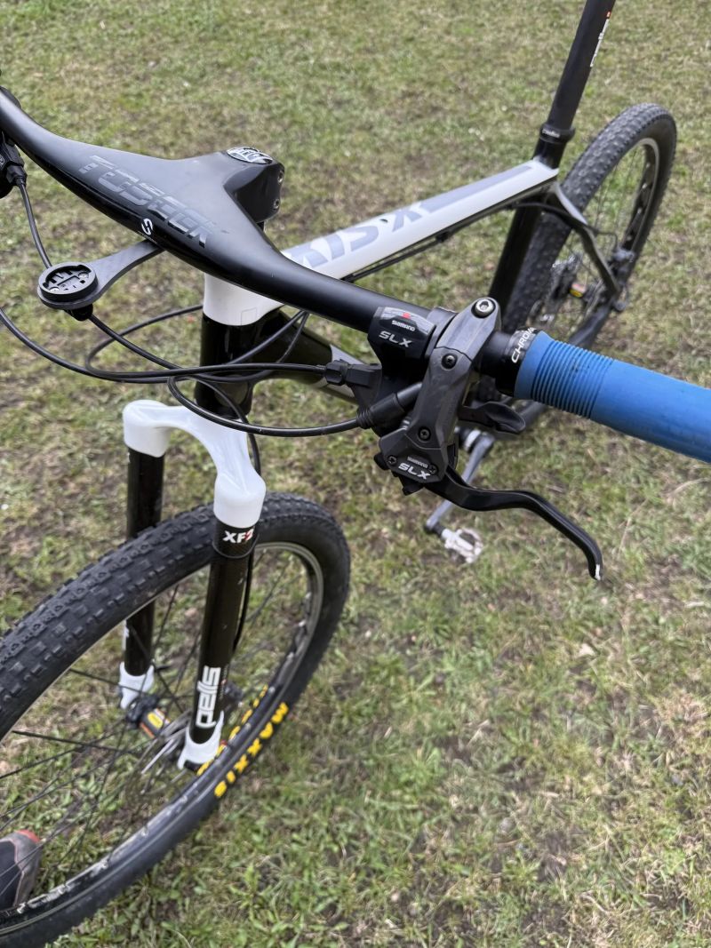 Karbon Pells X6 s karbonovou vidlicí