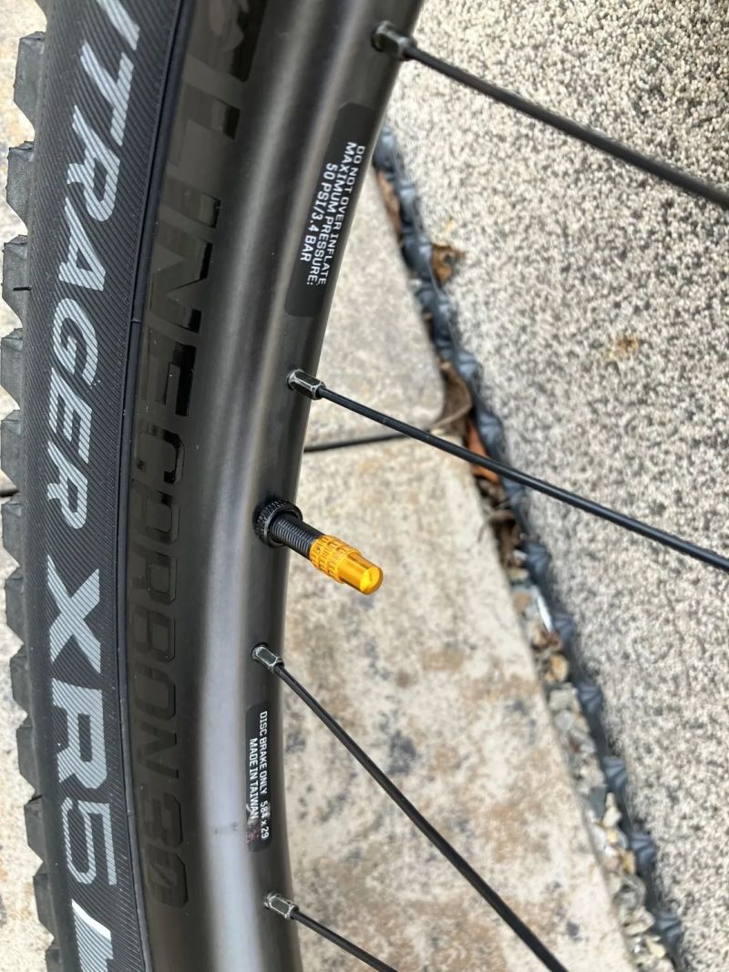 Karbonová kola Bontrager - Line Carbon 30 + pláště XR5