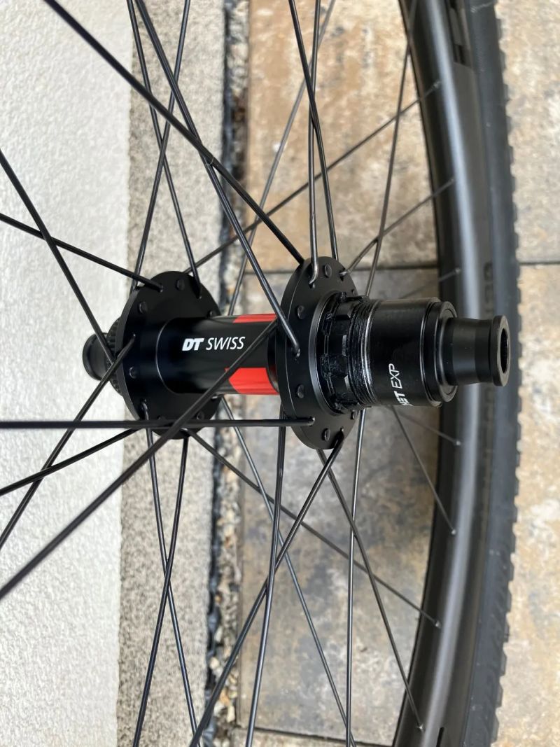 Karbonová kola Bontrager - Line Carbon 30 + pláště XR5
