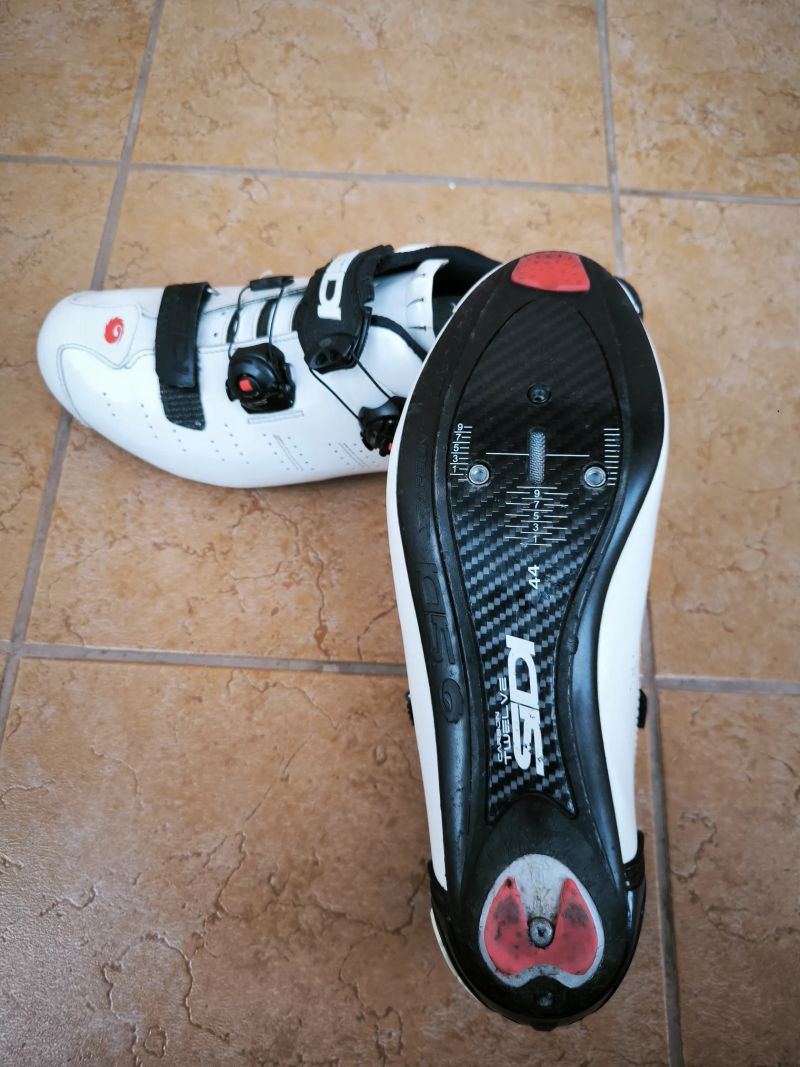 Silniční tretry Sidi, 44.5