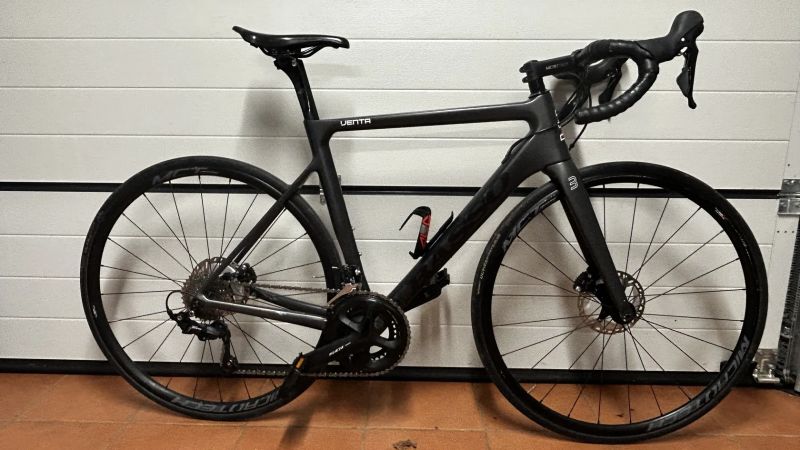 Basso Venta 3 Disc, velikost 51, nastaveno na ženu 168cm