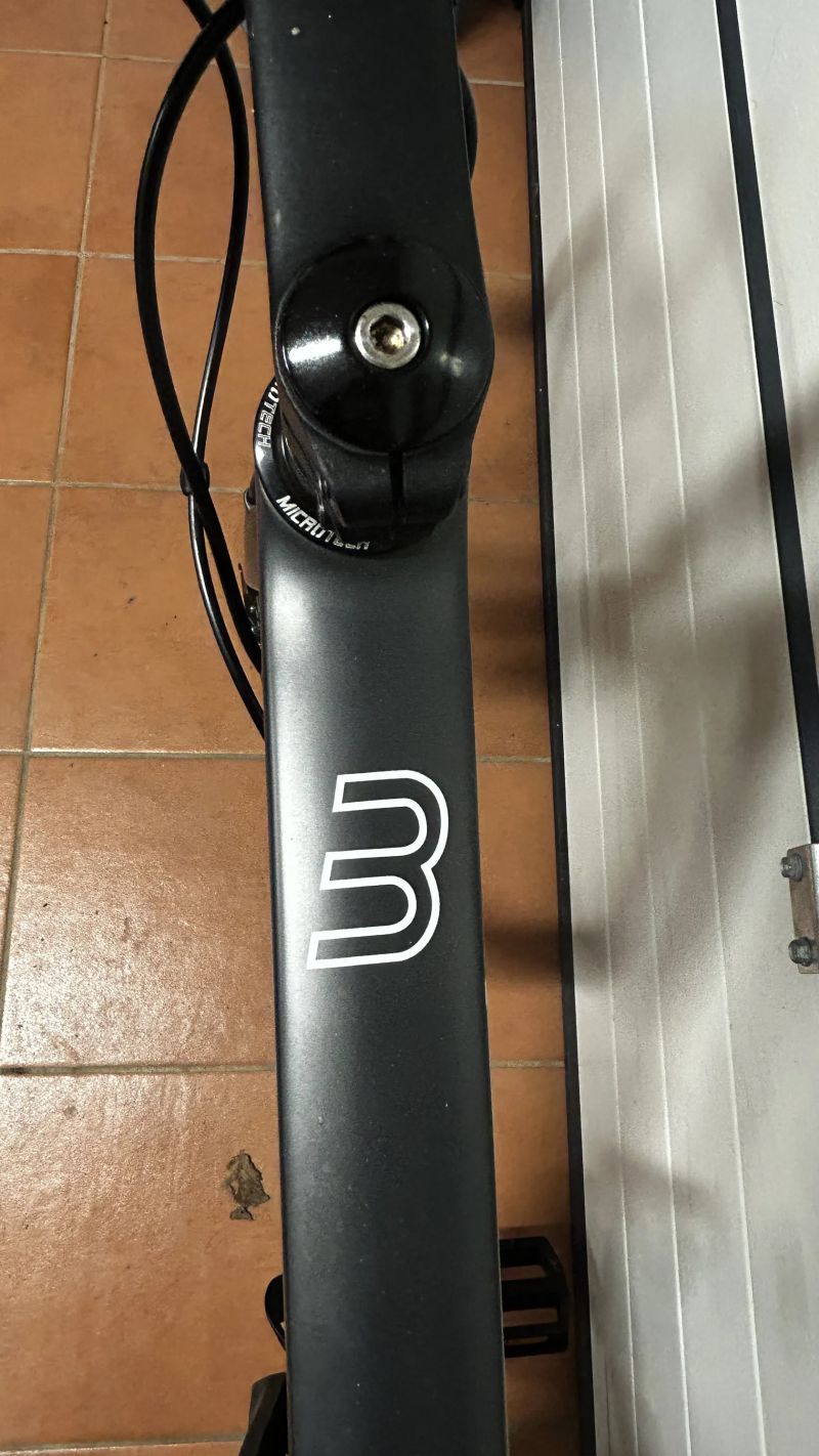 Basso Venta 3 Disc, velikost 51, nastaveno na ženu 168cm