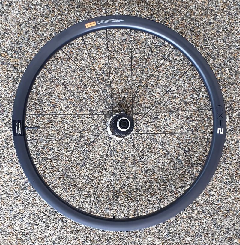 GIANT CXR-2 Carbon Disc Hookless – odolná karbonová disková kola pro gravel - NOVÁ