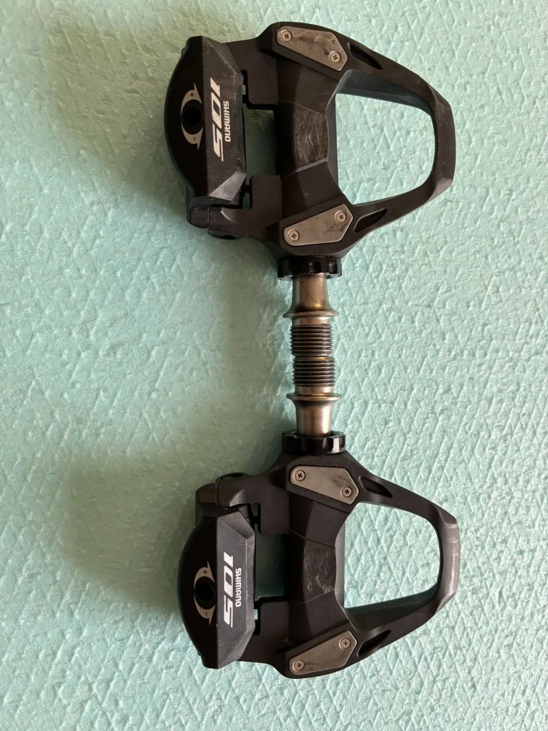 Shimano 105 PD-R7000 SPD-SL karbon