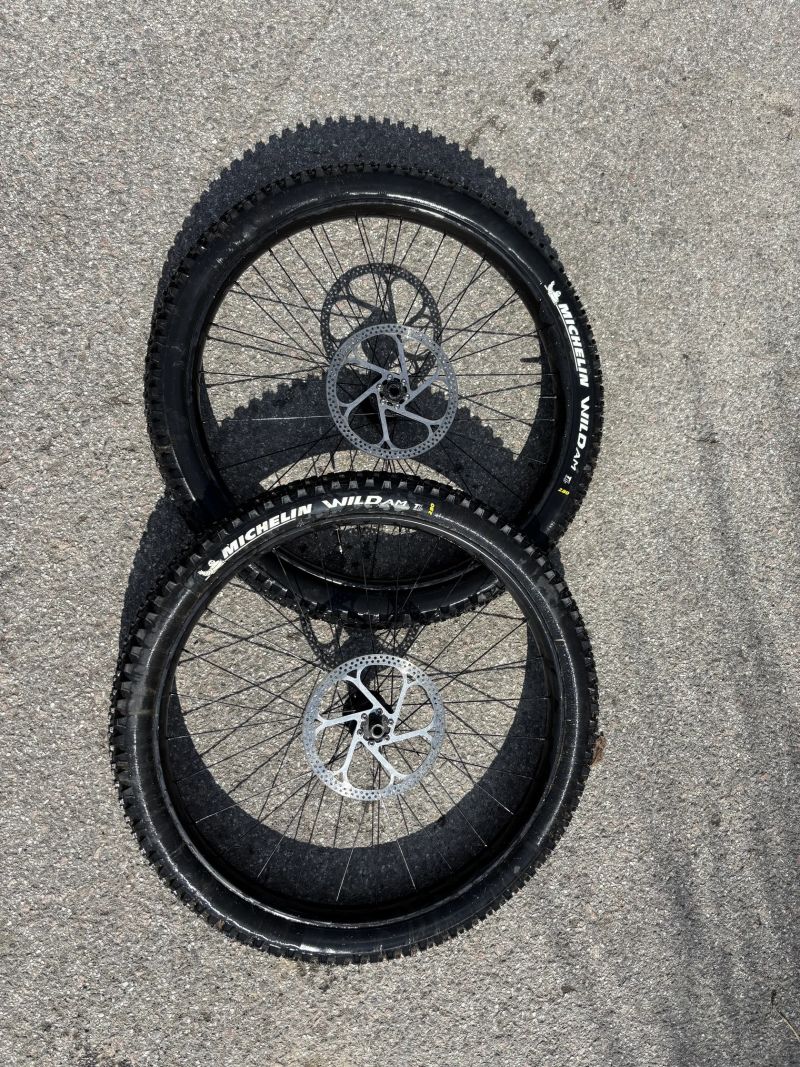 Záplety 27,5 plus + Michelin wild AM 2.8 