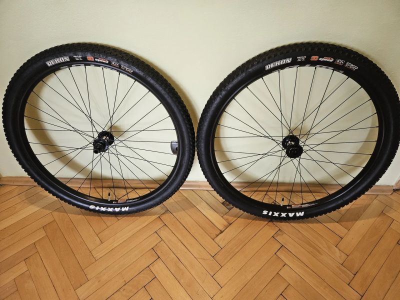 Zapletená kola WTB + DT Swiss 350