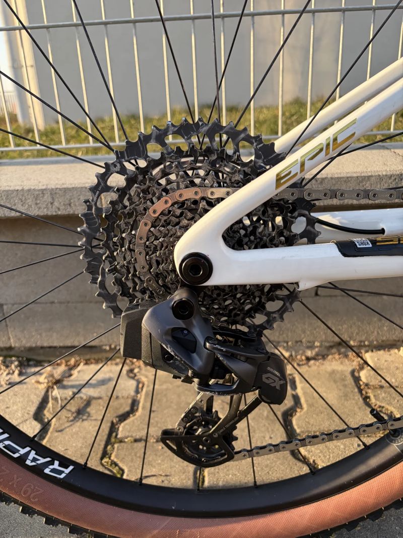 Specialized Epic Carbon, M (AXS + Reverb AXS, SID Ultimate)