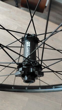 DT Swiss M 1900 lehce jetá kola za 4000 Kč!