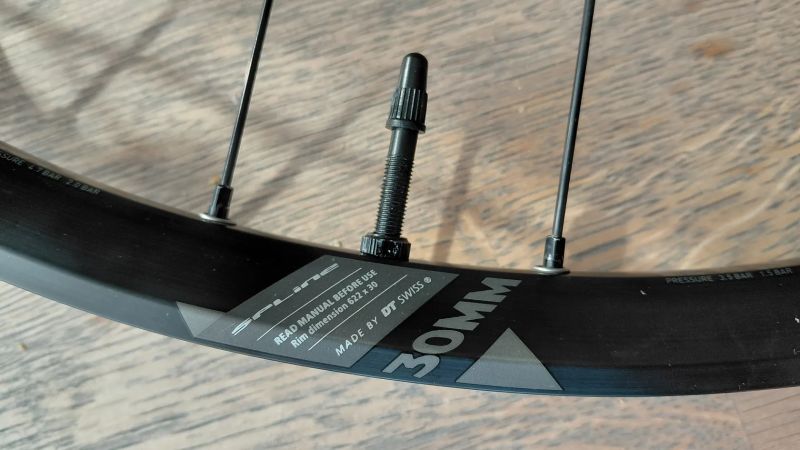 DT Swiss M 1900 lehce jetá kola za 4000 Kč!