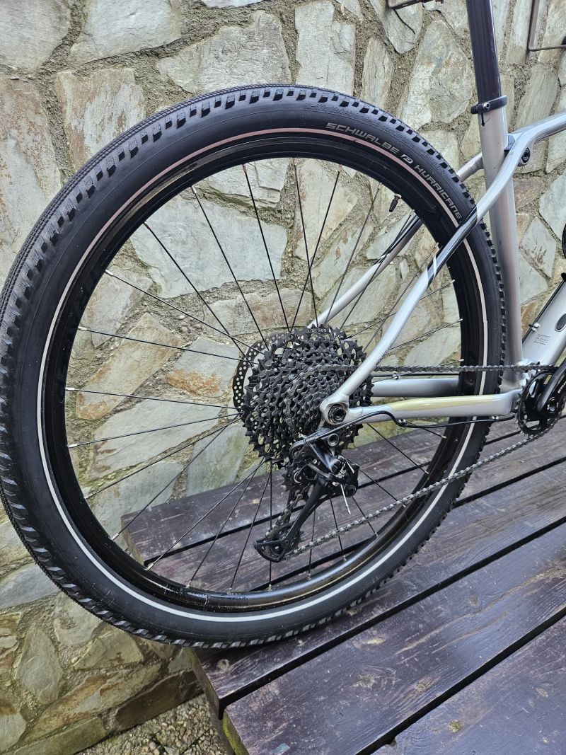Trek Procaliber 8 hybrid mezi MTB a gravelem