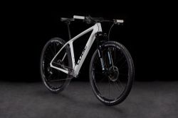 Cube Reaction C:62 ONE (karbon) - vel. 22"