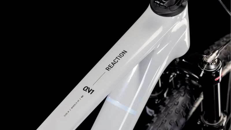 Cube Reaction C:62 ONE (karbon) - vel. 20"