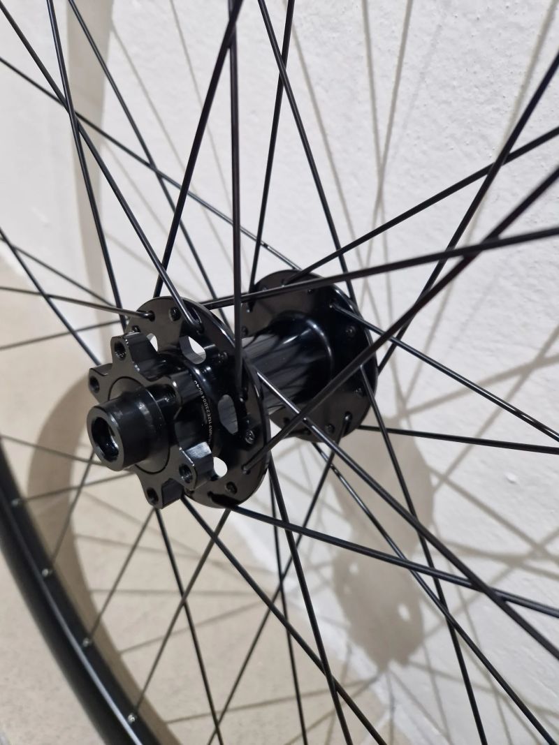 Prodám nová Italská zapletená kola Gipiemme