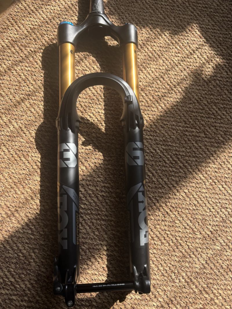 NOVÁ FOX 36 Factory 29" GRIP2 Kashima - 160mm