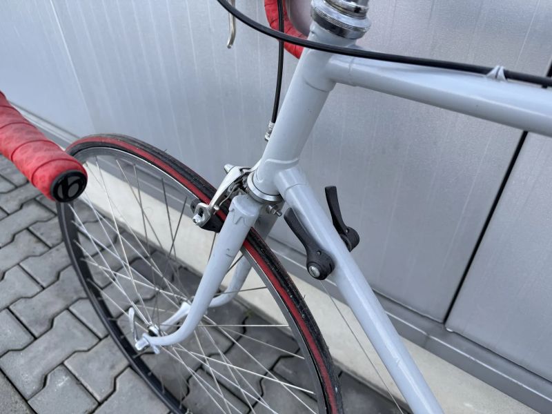 silniční kolo Favorit po renovaci