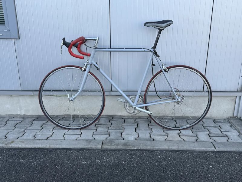 silniční kolo Favorit po renovaci