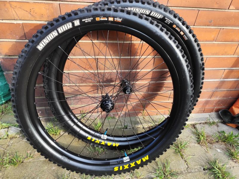  Newmen Performance 30 29" 6-děrové Boost Sram XD 