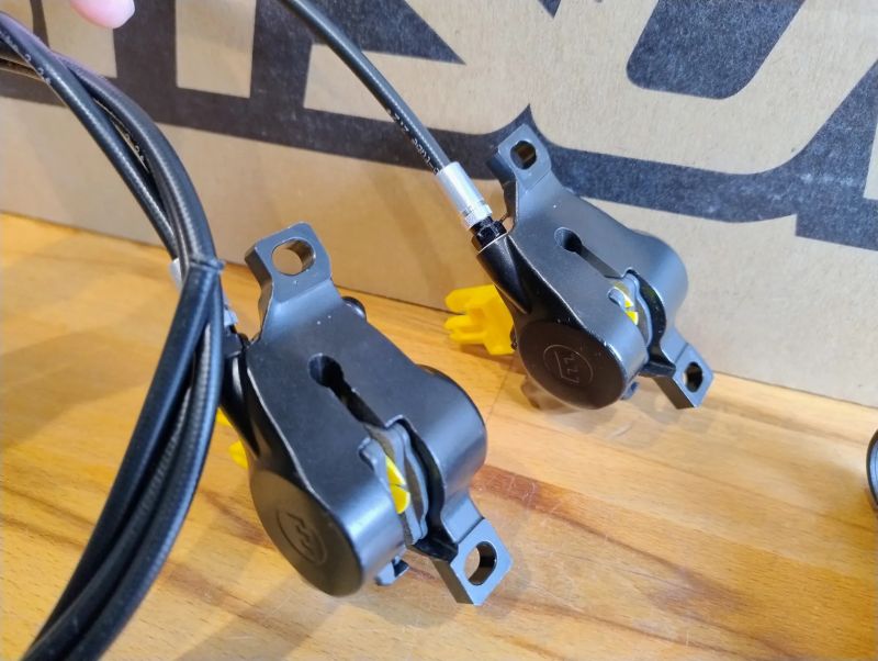 Magura MT Thirty - pár