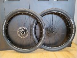 Newmen / Cube 29er - vč. plášťů, kazety, kotoučů