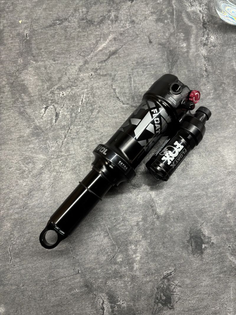 Fox Float X Performance 205x60 - nový