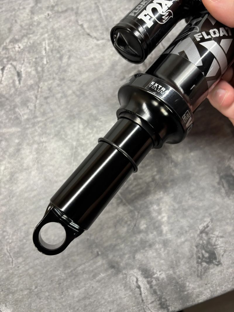 Fox Float X Performance 205x60 - nový