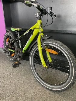 Prodám dětské kolo CUBE Race 200 (20") – černo-zelené