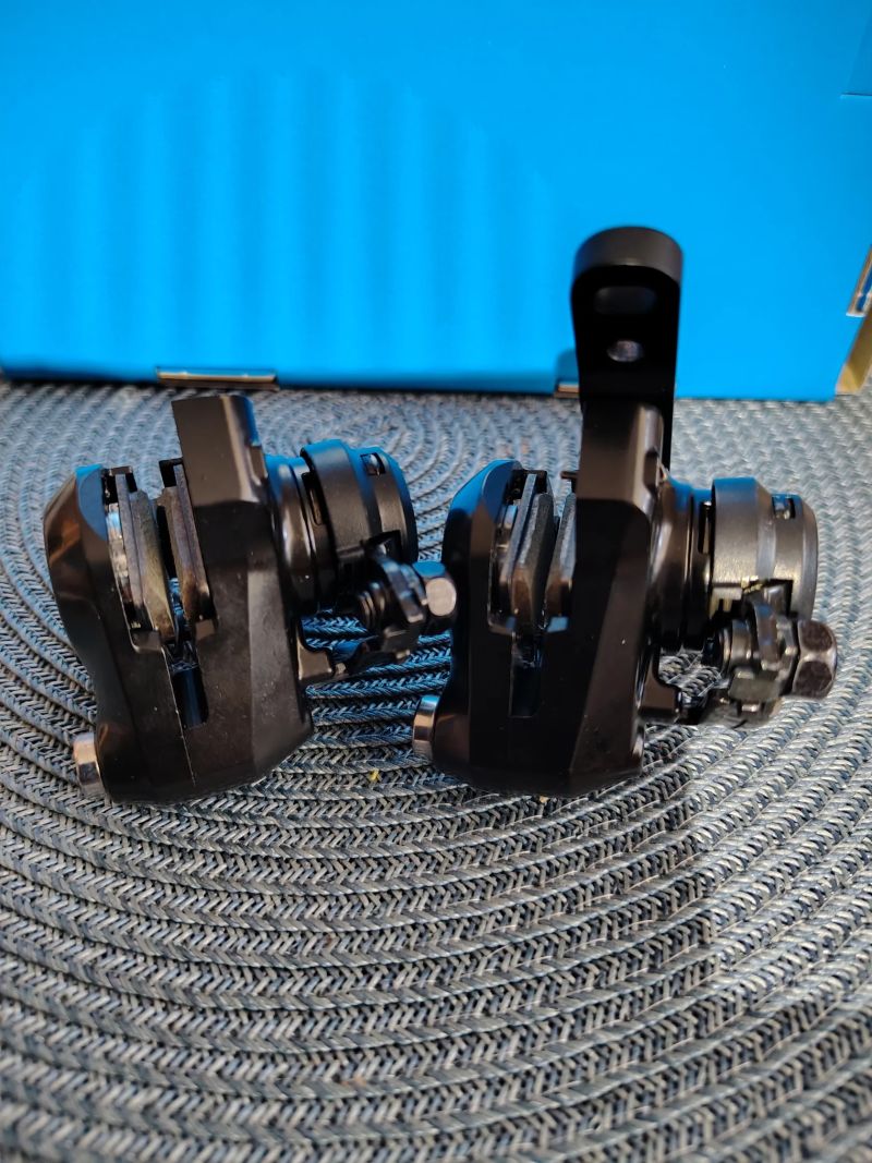 Prodám nové brzd. třmeny Mechanické Shimano BR RS 305