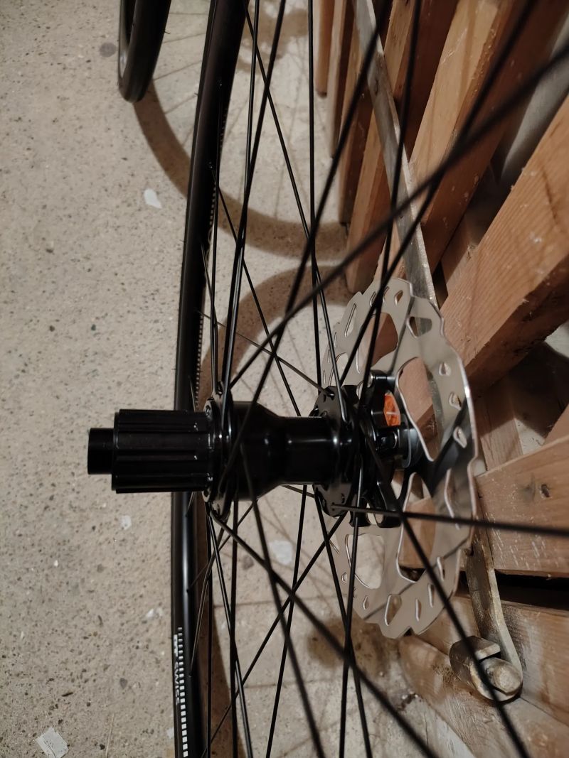 Prodám silniční kola DT Swiss R460DB ,12s, microspline, 