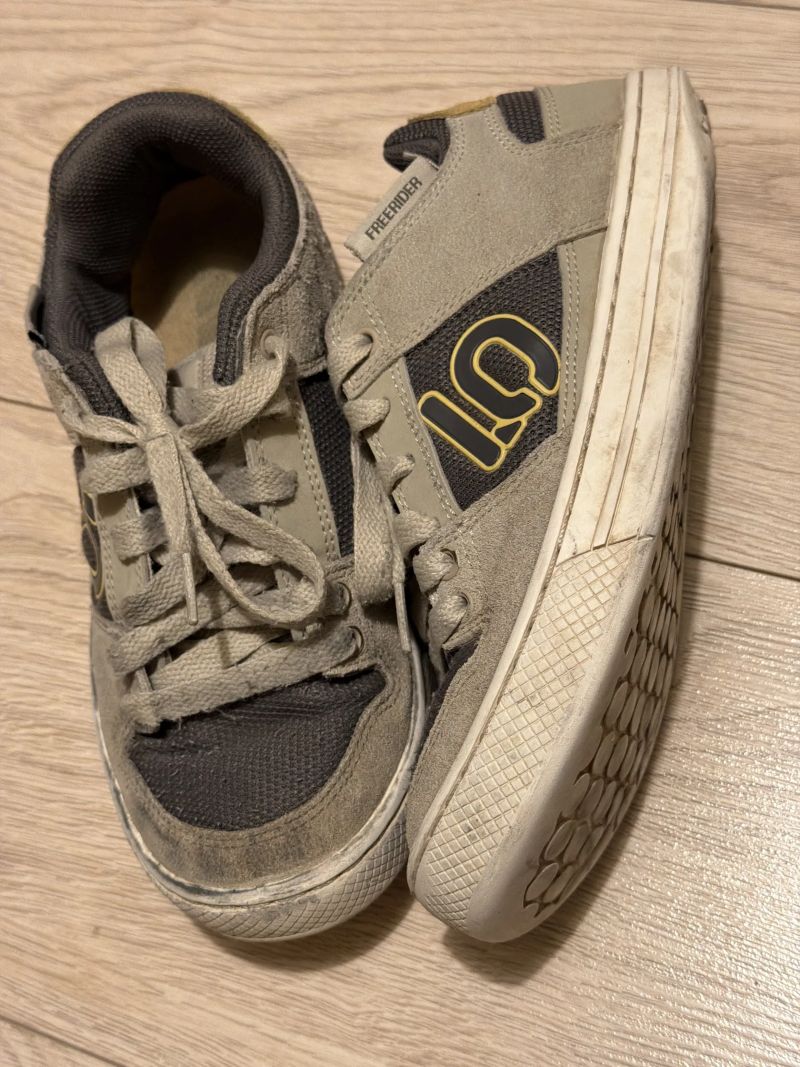 Boty freeride Five Ten 39 1/3 bílé