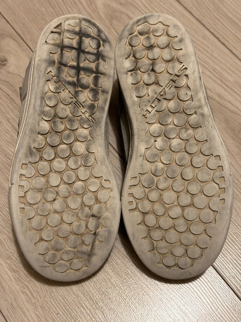 Boty freeride Five Ten 39 1/3 bílé