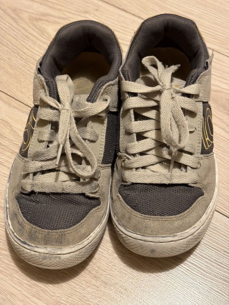 Boty freeride Five Ten 39 1/3 bílé