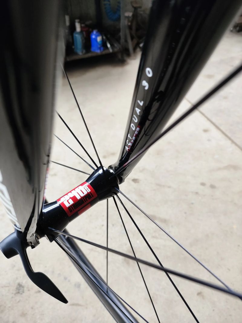 Isaac Kaon karbon Dura Ace 10s