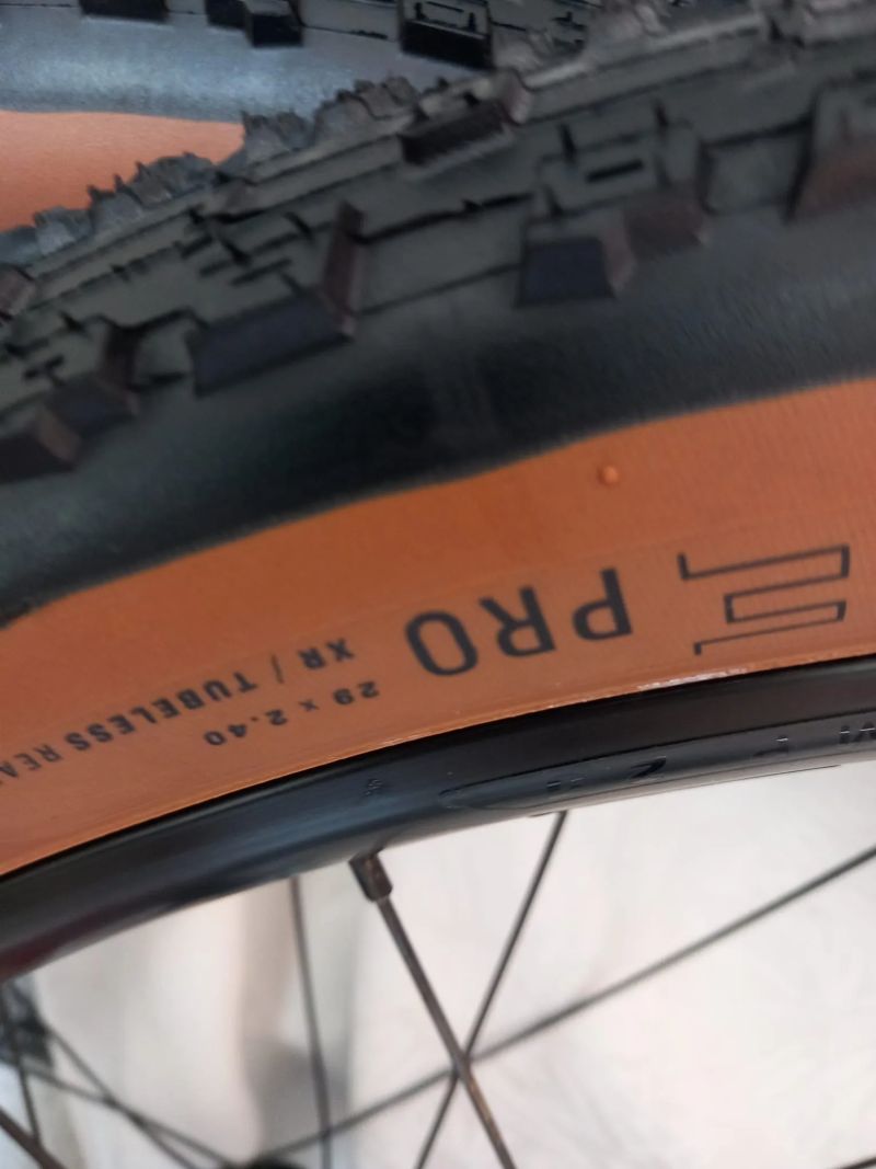 BONTRAGER KOVEE Comp - 25, Nové