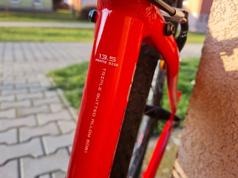 Author Champion 26" - 13.5" - hmotnost 10 kg