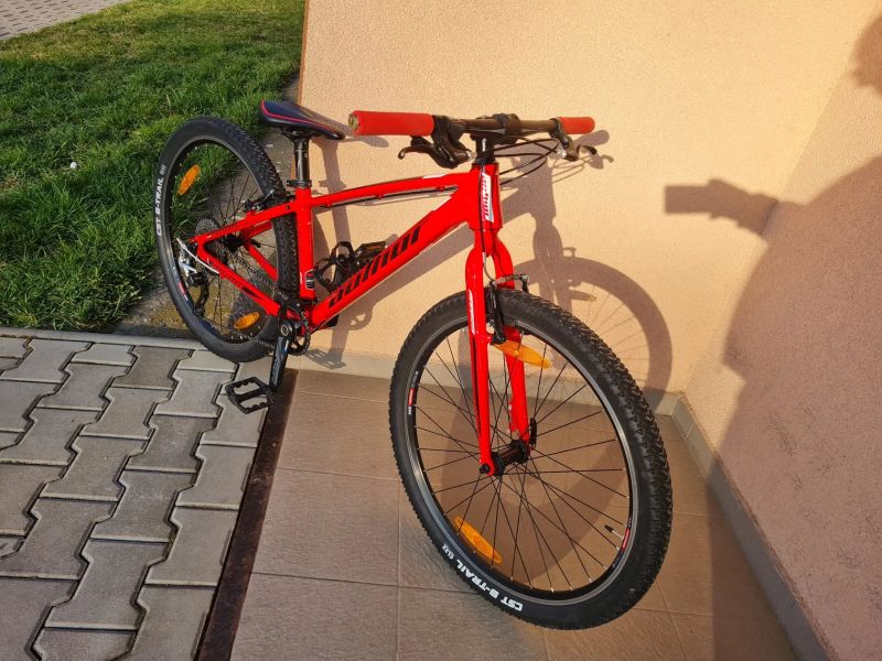 Author Champion 26" - 13.5" - hmotnost 10 kg