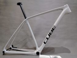 Cube Reaction C:62 ONE - vel. 20"