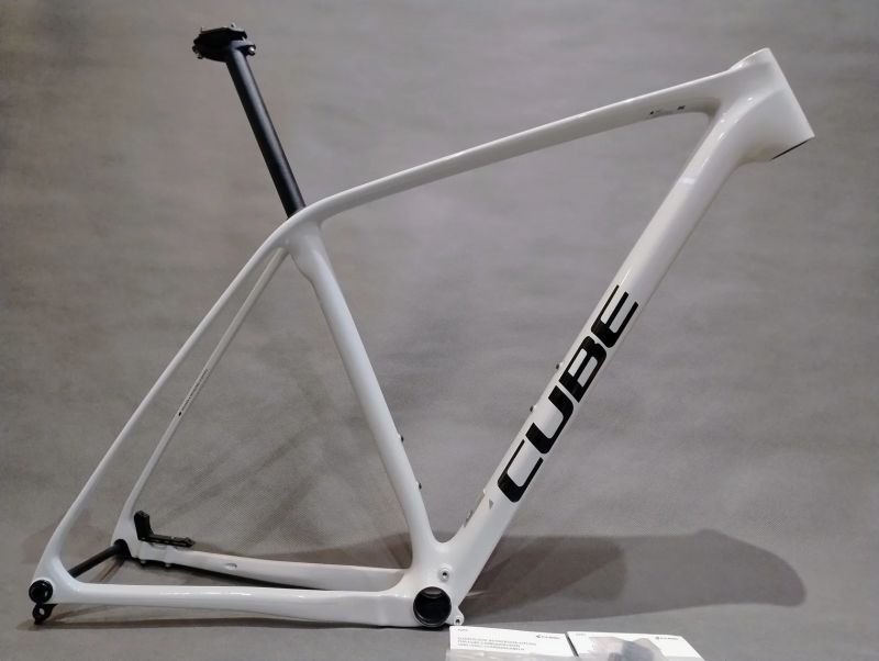 Cube Reaction C:62 ONE - vel. 20" (postava 175-185cm)