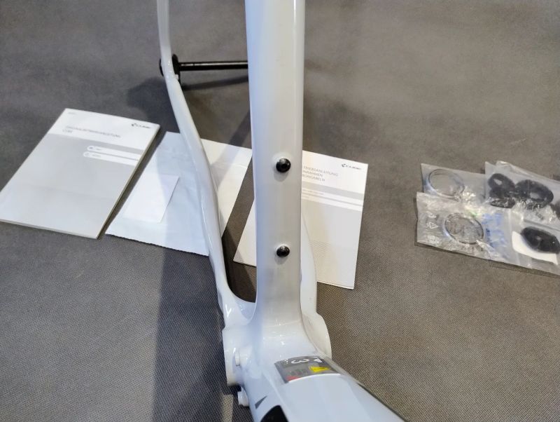 Cube Reaction C:62 ONE - vel. 20" (postava 175-185cm)