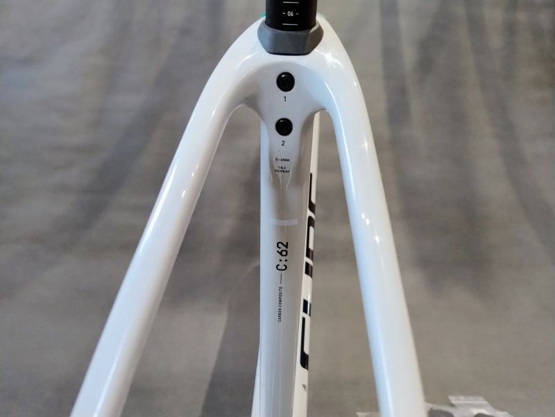 Cube Reaction C:62 ONE - vel. 20" (postava 175-185cm)