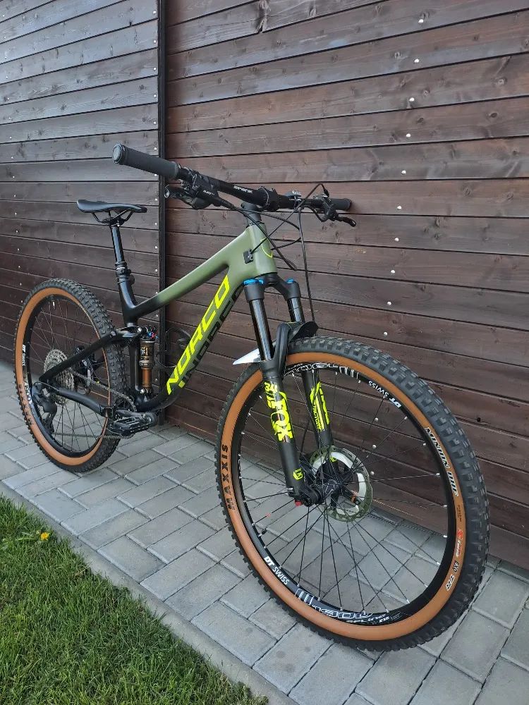 V TOP stavu bez oděrek - karbonový trail bike Norco Optic ve velikosti M / kola 27,5er