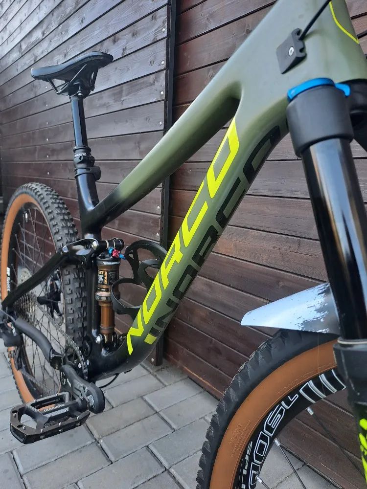 V TOP stavu bez oděrek - karbonový trail bike Norco Optic ve velikosti M / kola 27,5er
