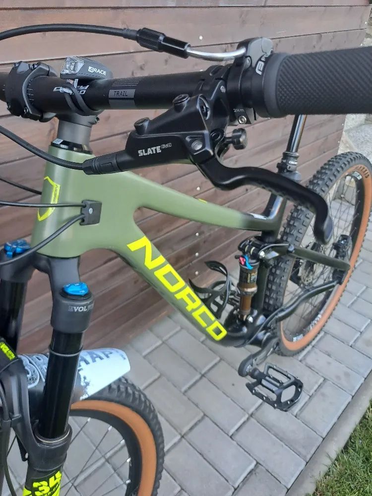 V TOP stavu bez oděrek - karbonový trail bike Norco Optic ve velikosti M / kola 27,5er